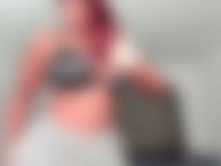 Sasha Malone MILF webcam performer live streaming