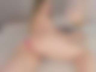 Live cam show with Chloe Dee - Redbone on hrnylive.com