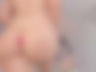 Live cam show with Chloe Dee - Lingerie on xDating