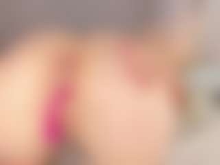 Live cam show with Chloe Dee - Strip on AdultVida.com