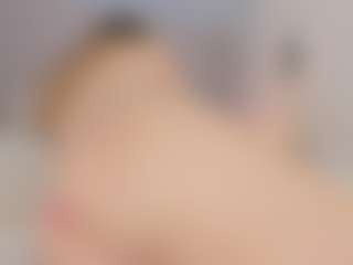 Live cam show with Chloe Dee - Wet on Camsoda