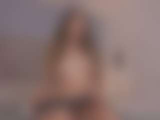 Live cam show with Chloe Dee - Facial on Chatstar