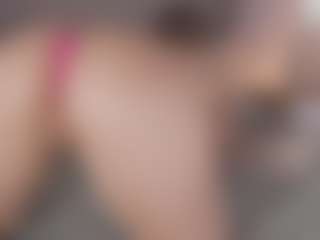 Live cam show with Chloe Dee - HD Lovense on liverealitysex.com