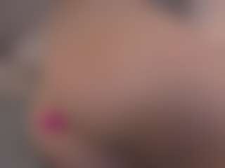 Live cam show with Chloe Dee - Tease on Camsoda
