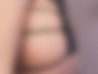Live cam show with Chloe Dee - HD on Camsoda