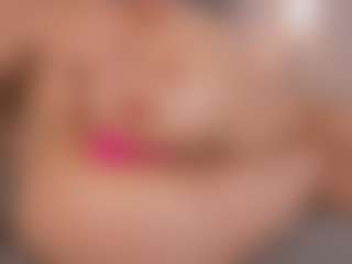 Live cam show with Chloe Dee - HD Toys on xDating