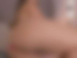 Live cam show with Chloe Dee - Dildo Or Vibrator on Hubzter Live