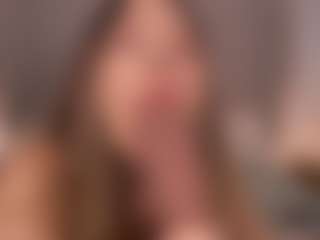 Live cam show with Chloe Dee - Riding on Camsoda