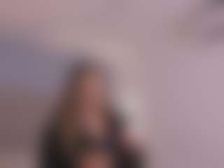 Live cam show with Chloe Dee - Natural on Camsoda