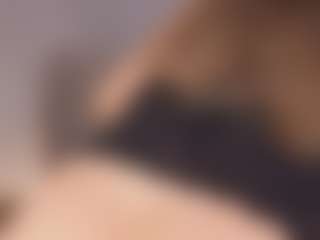 Live cam show with Chloe Dee - Facial on friskycurves.com