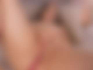 Live cam show with Chloe Dee - Natural on live18s.com
