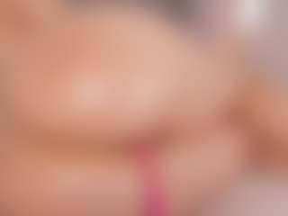 Live cam show with Chloe Dee - Public Toys on Milf Play