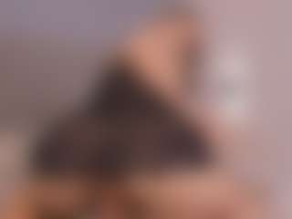 Live cam show with Chloe Dee - Blonde Hair on makecum.org