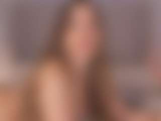 Live cam show with Chloe Dee - Small Tits on AdultVida.com