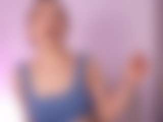 Live cam show with Chloe Dee - Shaved Pussy on liverealitysex.com