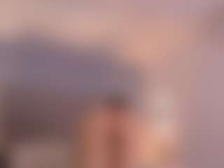 Live cam show with Chloe Dee - Riding on liverealitysex.com