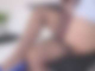 MatureVeronica MILF webcam performer live streaming