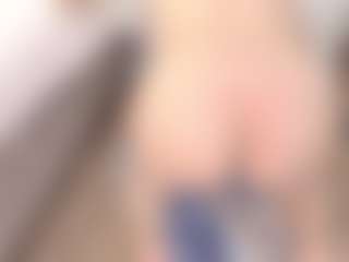 Live cam show with MatureVeronica - Striptease on Camsoda