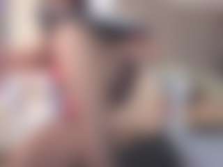 Live cam show with MatureVeronica - Bedroom on Streamer API
