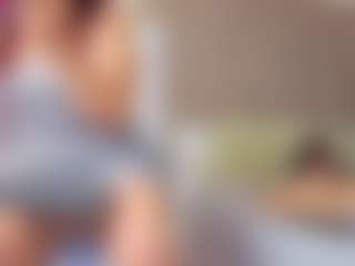 MatureVeronica MILF webcam performer live streaming