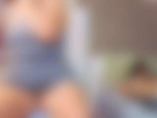 Live cam show with MatureVeronica - Cum In Pussy on liverealitysex.com