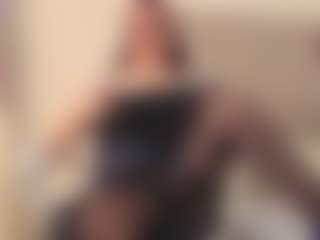 MatureVeronica MILF webcam performer live streaming