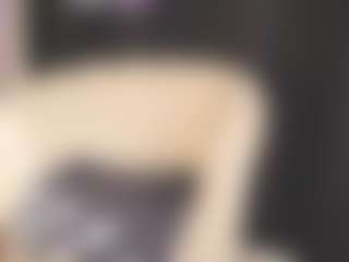 MatureVeronica MILF webcam performer live streaming