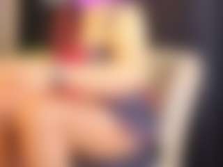 MatureVeronica MILF webcam performer live streaming
