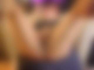 Live cam show with MatureVeronica - Middle Aged on LiveSexCams6