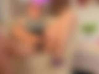 Live cam show with MatureVeronica - Creampie on StripNow