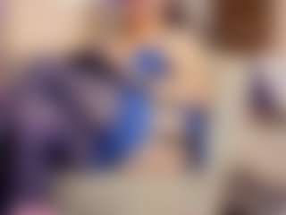Live cam show with MatureVeronica - Tease MILF on CamClone