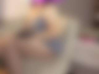 Live cam show with MatureVeronica - Striptease on iamadamtest123.com