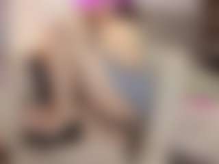 Live cam show with MatureVeronica - Mature MILF on alttransgirls