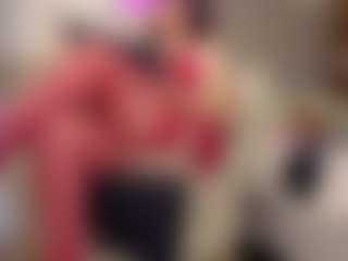 Live cam show with MatureVeronica - Public on TeamSkeetLive