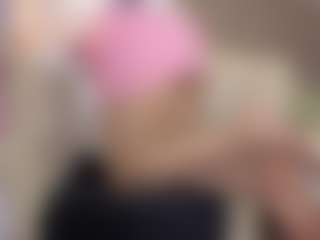 Live cam show with MatureVeronica - Striptease on Camsoda