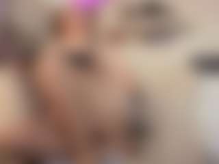 Live cam show with MatureVeronica - Curvy Middle Aged on xplaylive.com