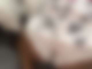 Live cam show with Whyou12 - Black Hair on AdultVida.com