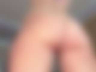 Live cam show with Serenexx - MILF on Camsoda
