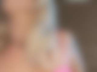 Live cam show with Serenexx - Athletic MILF on SpunkLive