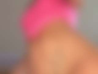 Live cam show with Serenexx - Middle Aged on SpunkLive