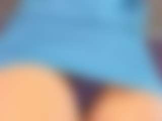 Serenexx MILF webcam performer live streaming