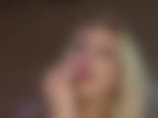 Serenexx MILF webcam performer live streaming
