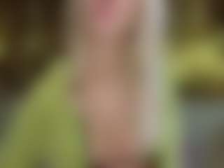 Live cam show with Serenexx - Strip on Camsoda