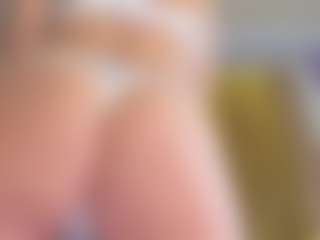 Serenexx MILF webcam performer live streaming