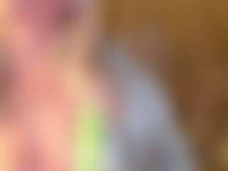 Serenexx MILF webcam performer live streaming