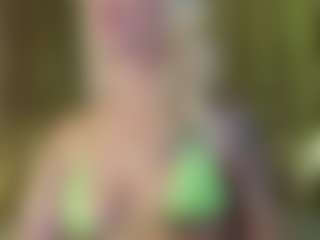Serenexx MILF webcam performer live streaming