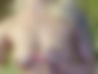 Serenexx MILF webcam performer live streaming