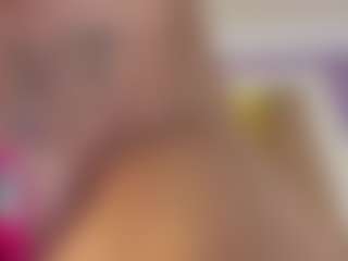 Live cam show with Serenexx - Amateur MILF on Fling VIP Chat