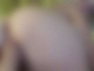 Serenexx MILF webcam performer live streaming