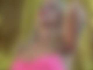 Serenexx MILF webcam performer live streaming